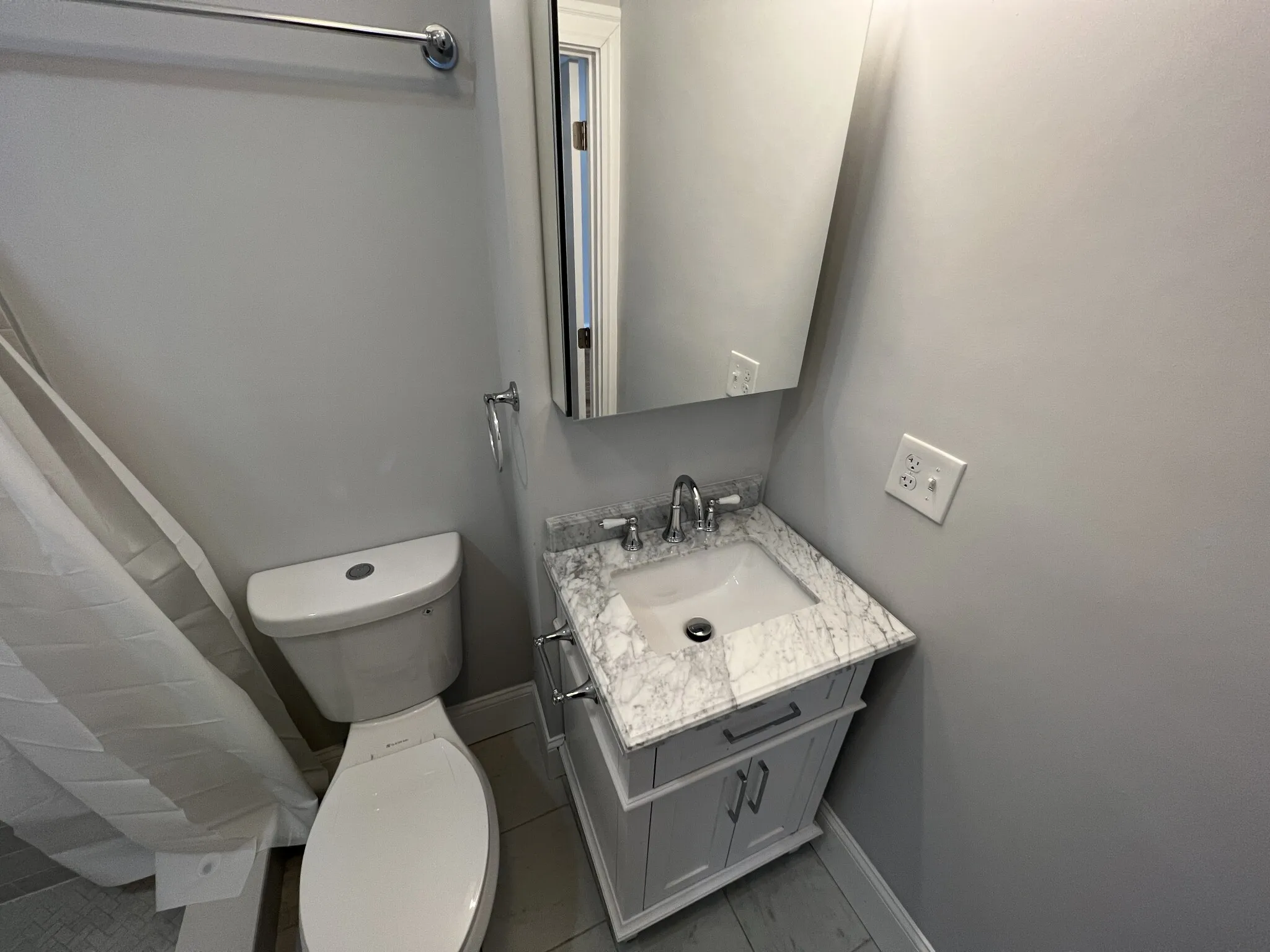 372 Oxford St, Ward Two