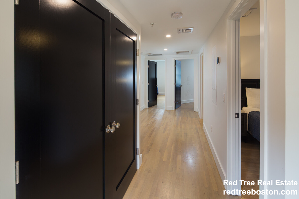 92 Brown St, South Side