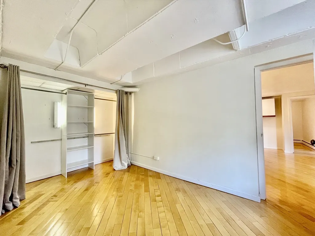 1643 Cambridge St, Mid-Cambridge