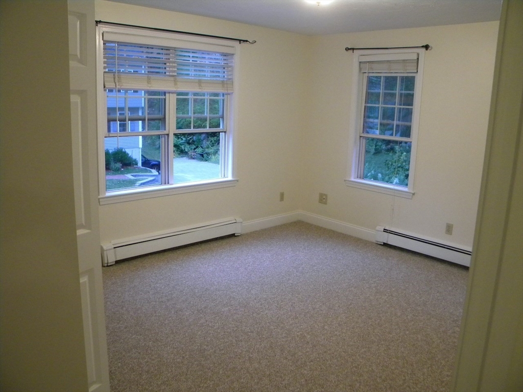 11 Dell Ave, Medford