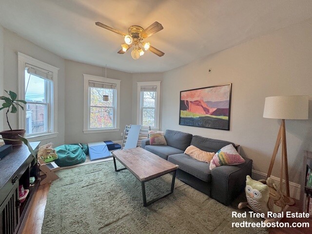 66 Williams St, Jamaica Plain