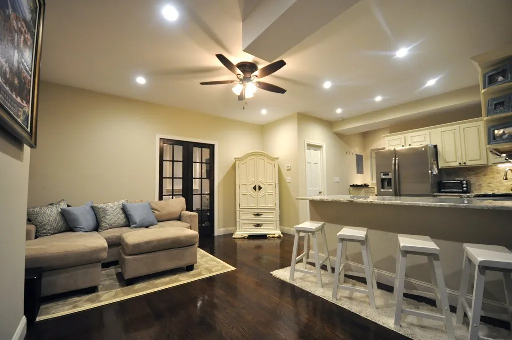 591 Beacon St, Fenway