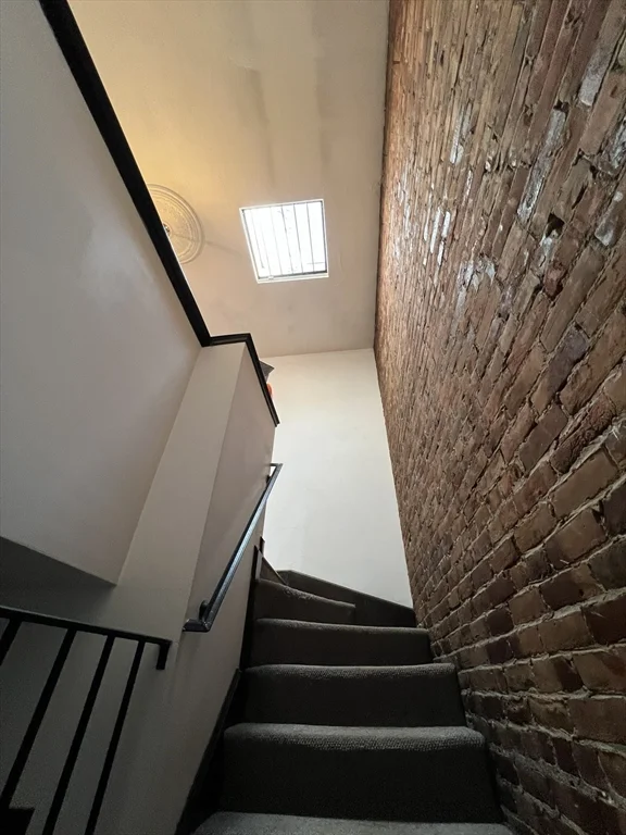 518 Massachusetts Ave, South End