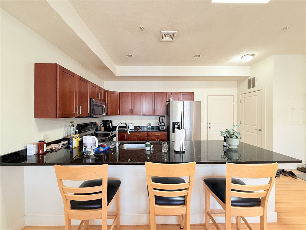 9 Gardner St, Allston