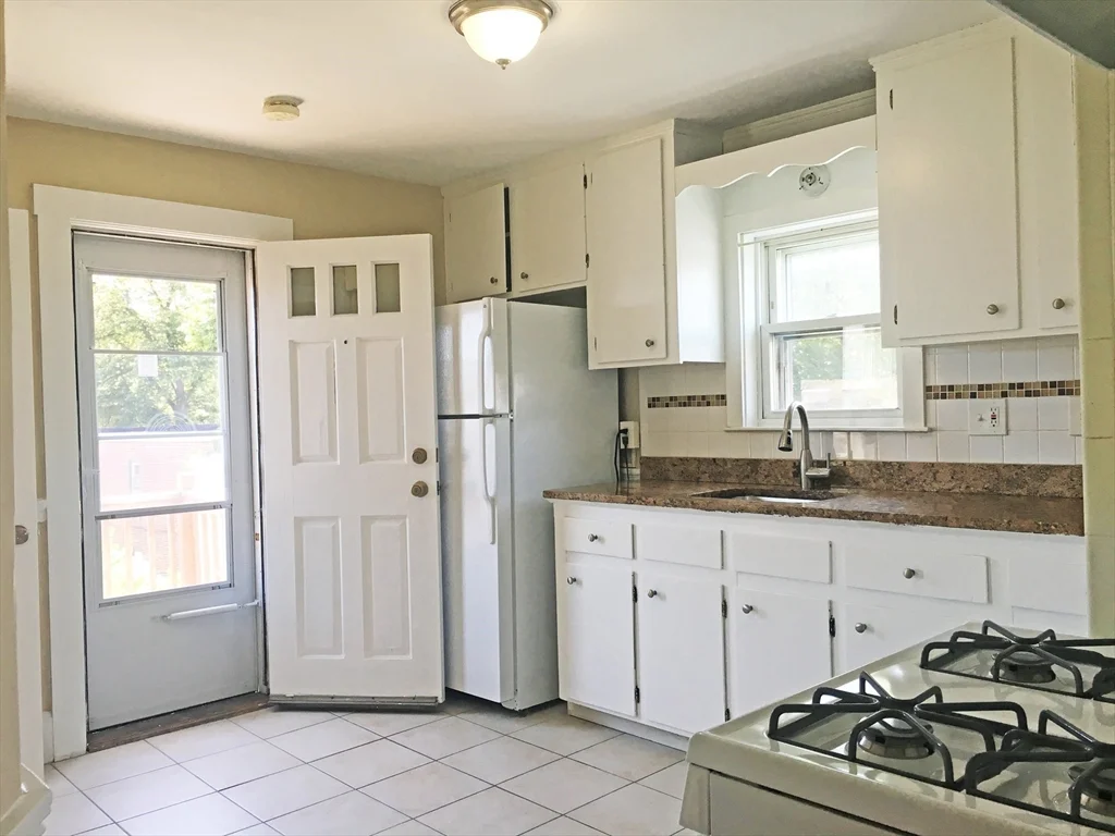 643 Saratoga St, East Boston