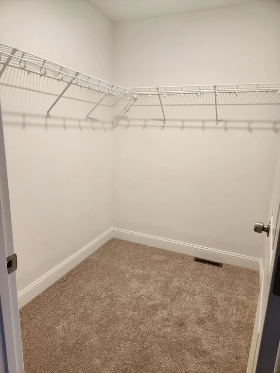 32 Four Seasons Dr, Hampstead