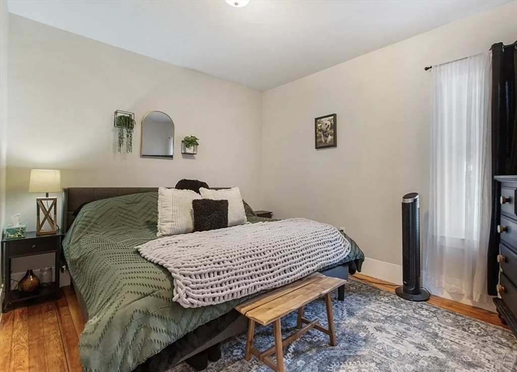 1037 Cove Rd, South End