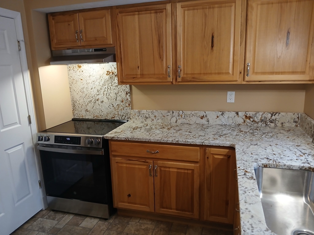 15 Trafalgar Sq, Barre