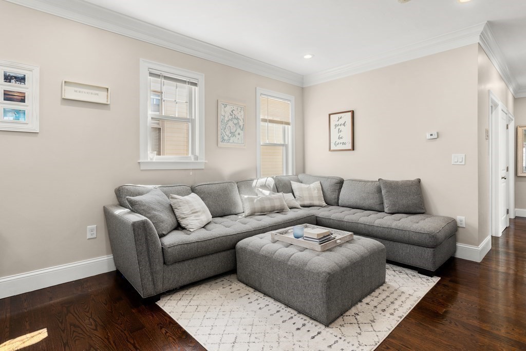 1048 Saratoga St, East Boston