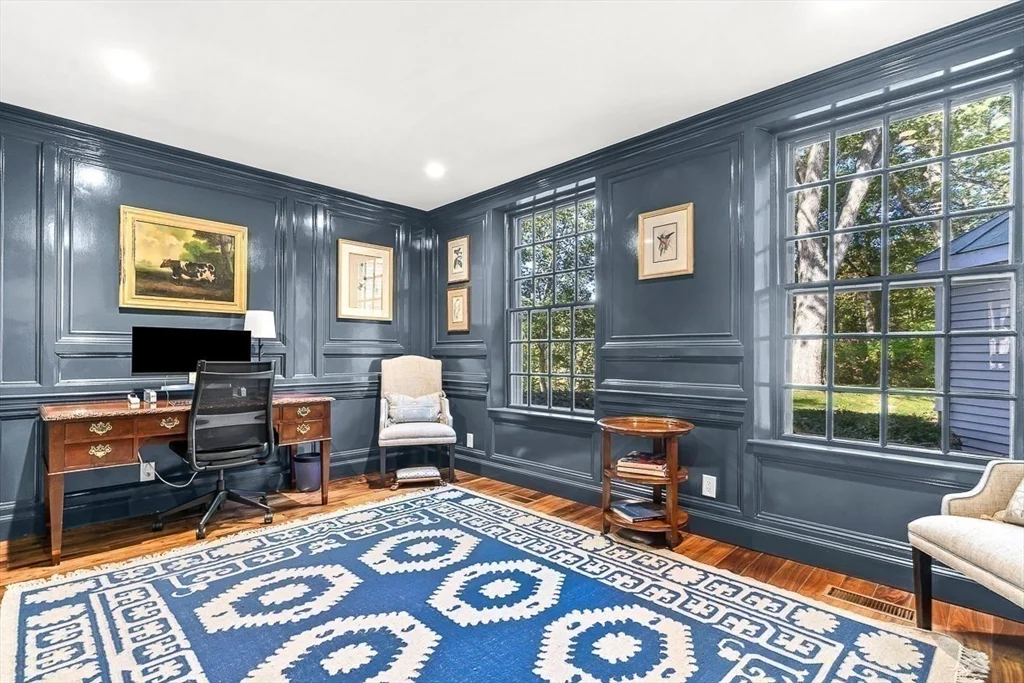 2 Phillips Pond Rd, Natick