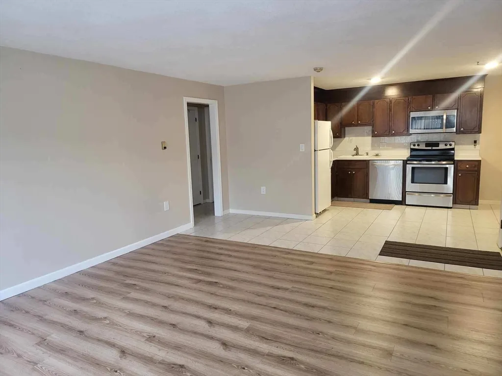 1 Hallmark Gardens, Burlington