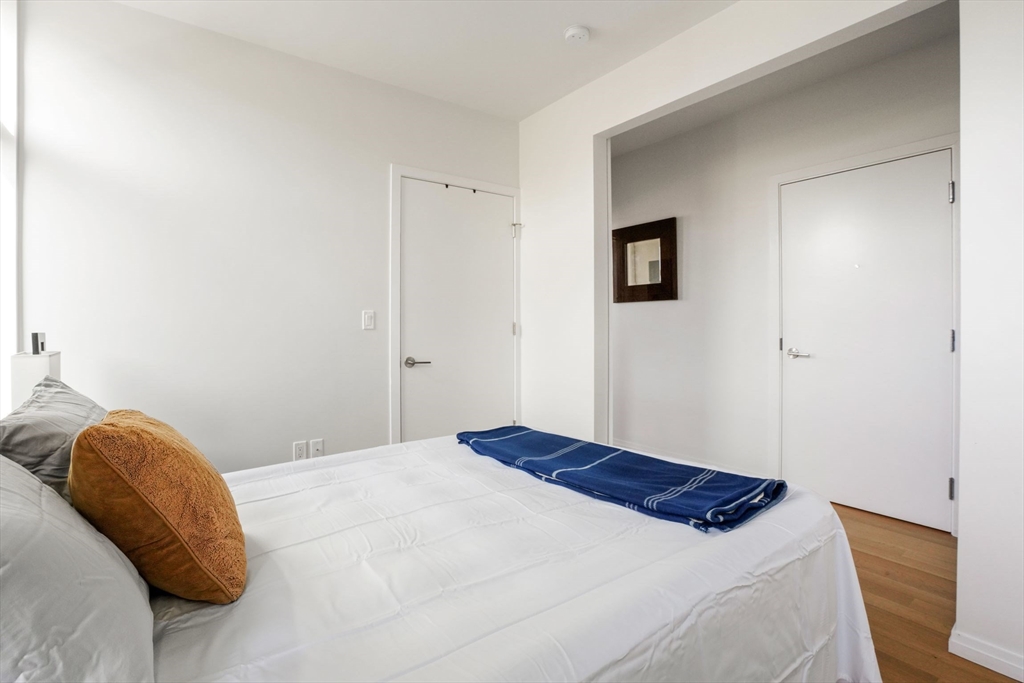 7 E Springfield, South End