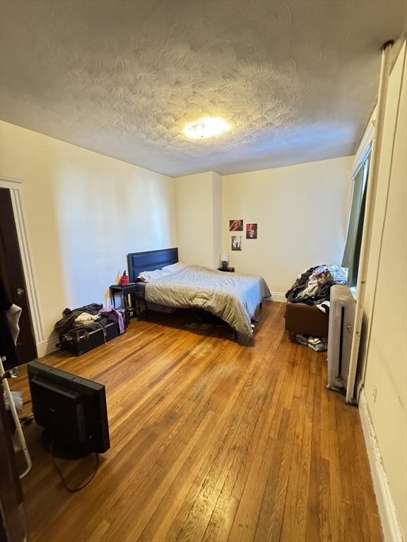 2013 Commonwealth Ave, Brighton