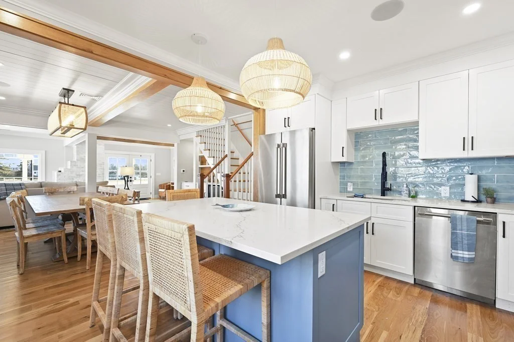 9 Tuckernuck Ave, Oak Bluffs