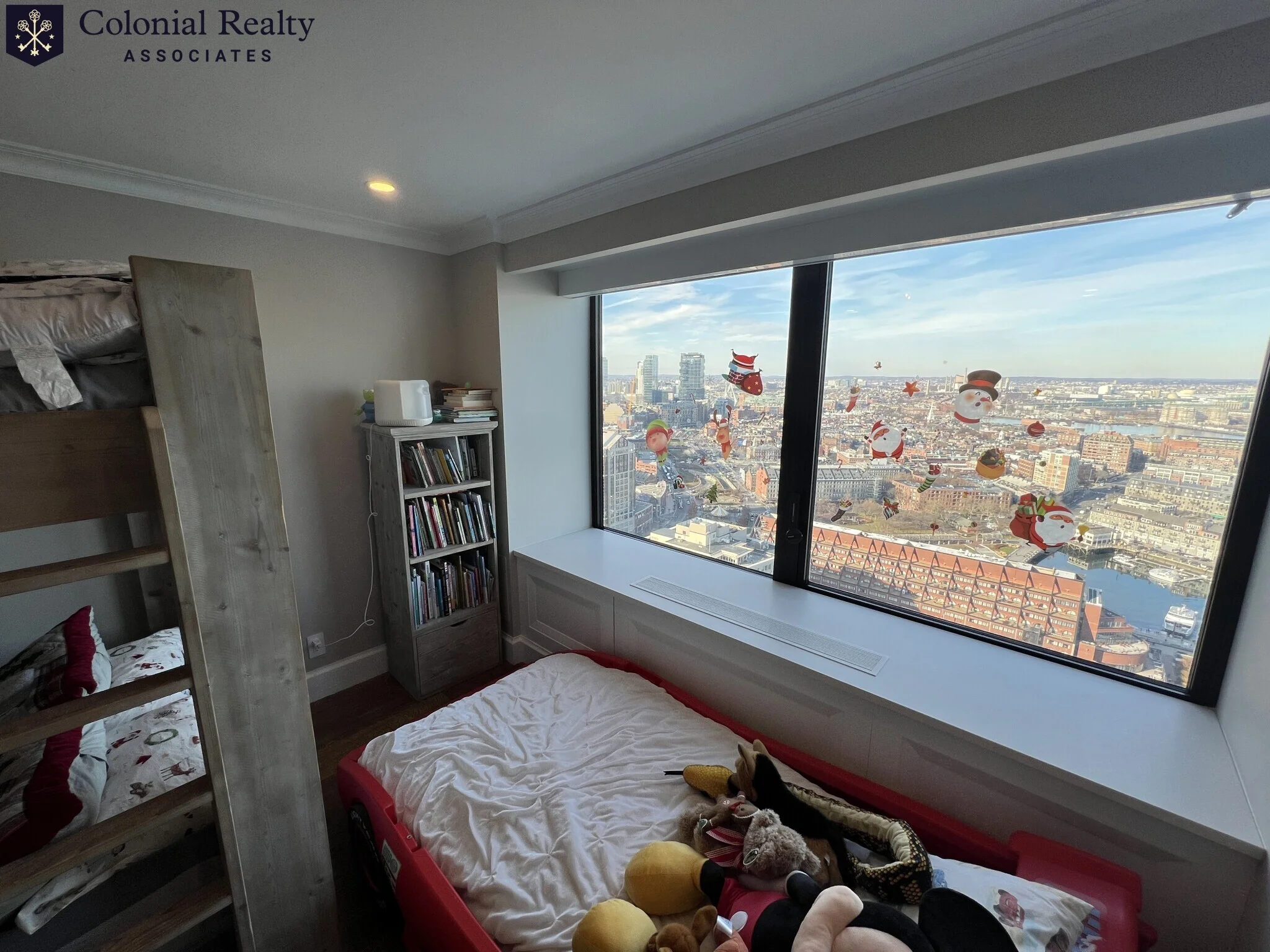 85 East India Row, Downtown