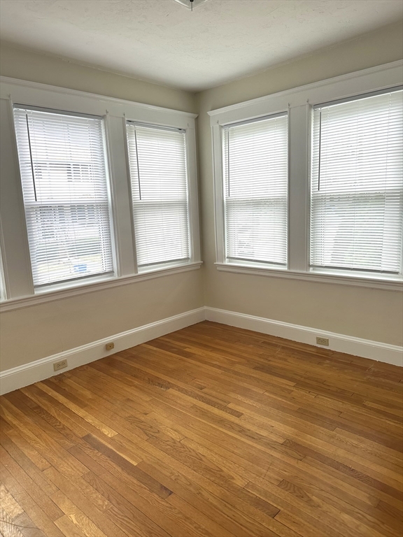 77 Plymouth St, Quincy