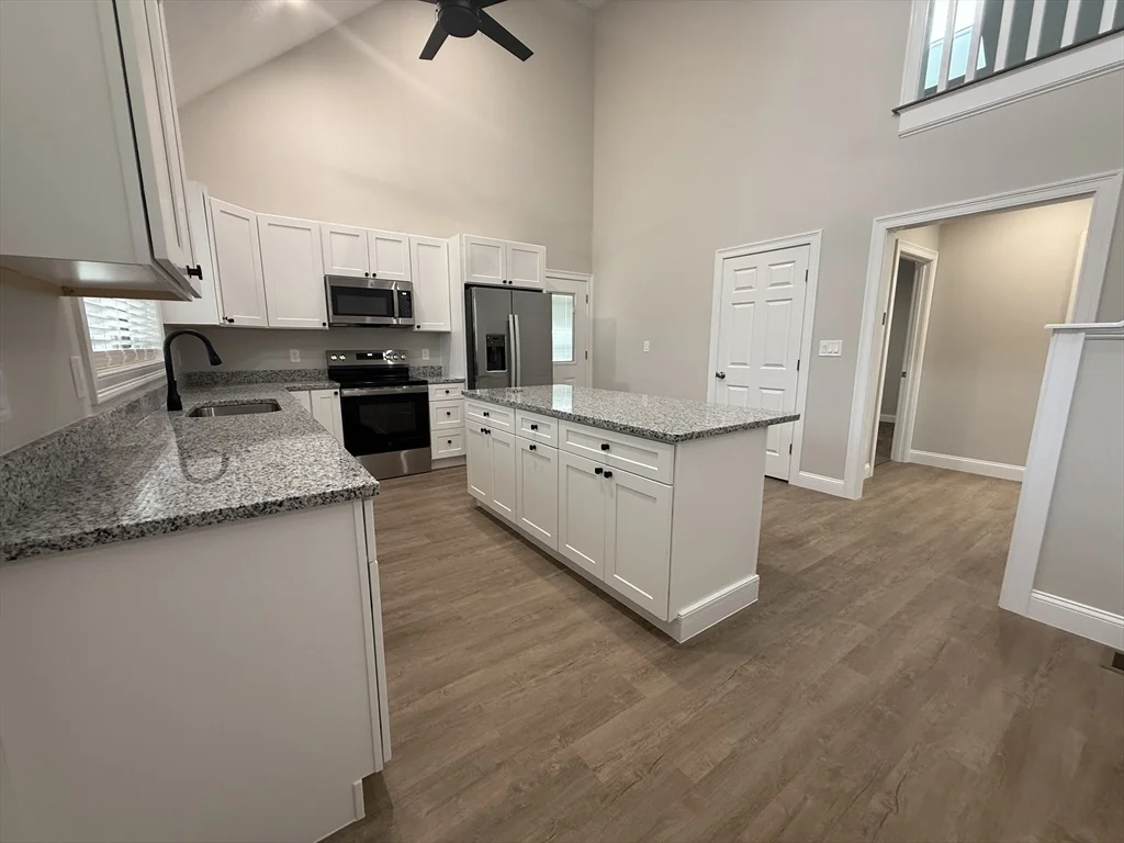 12 Glacier Path, Middleboro