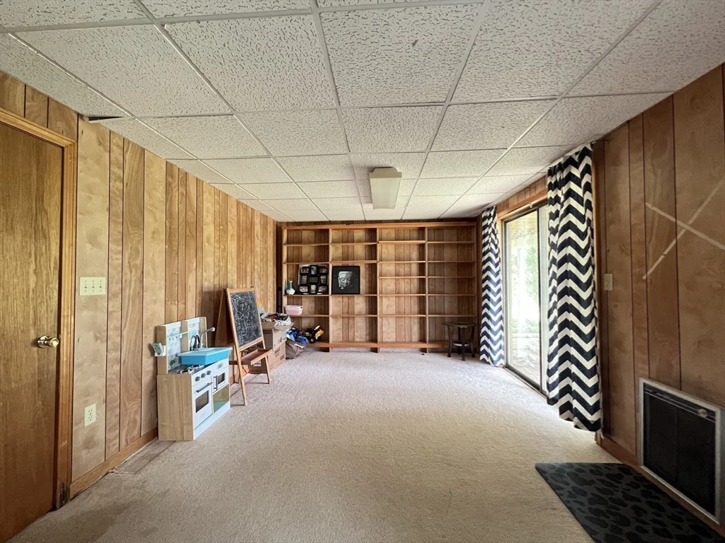 92 Fifer Ln, Lexington