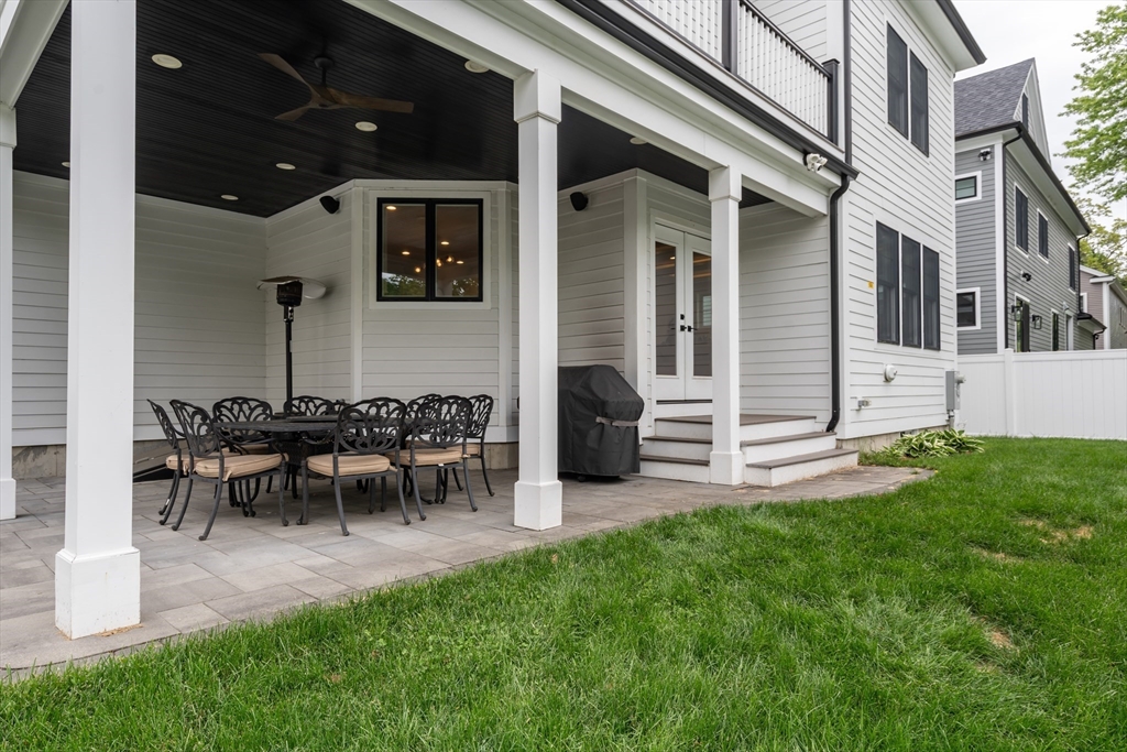 19 Shute Path, Newton Center