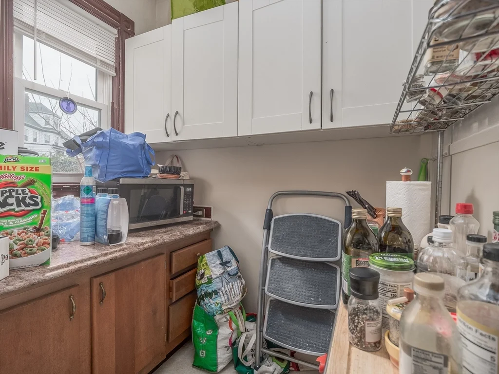 81 Bristol Rd, Medford