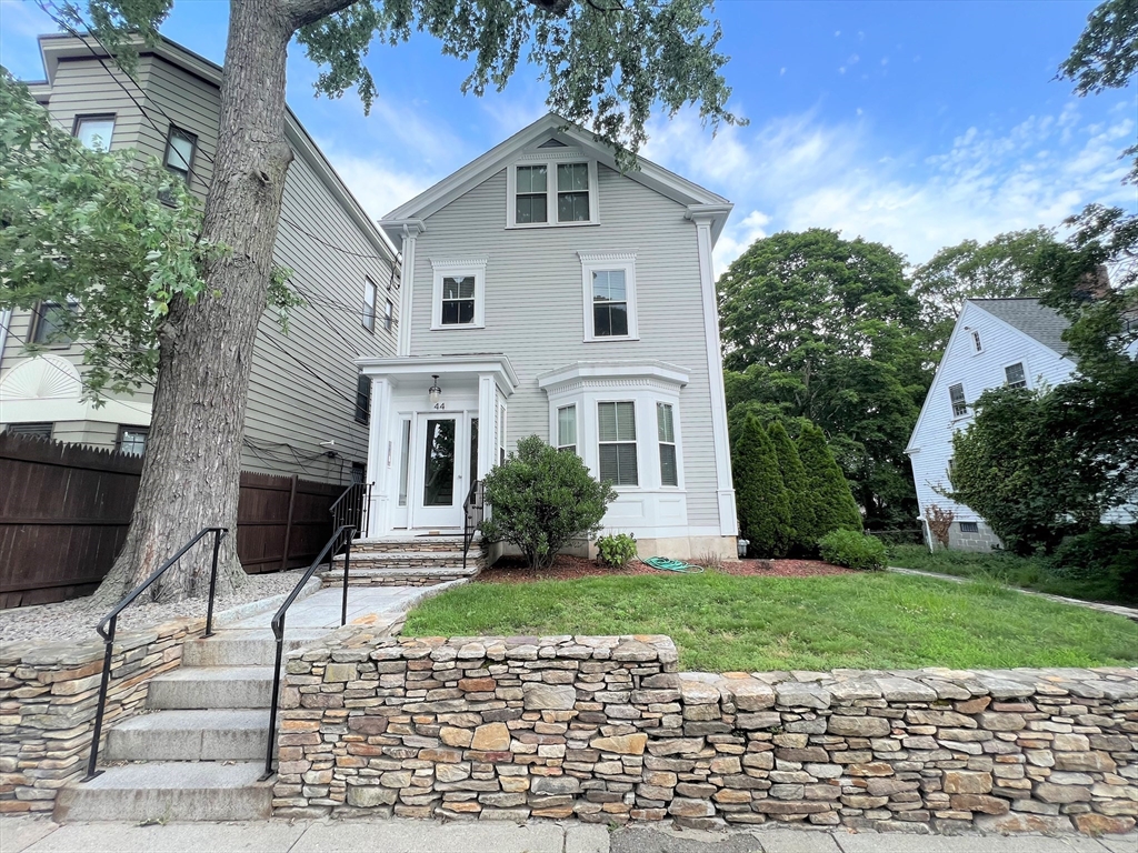 44 Rockview St, Jamaica Plain
