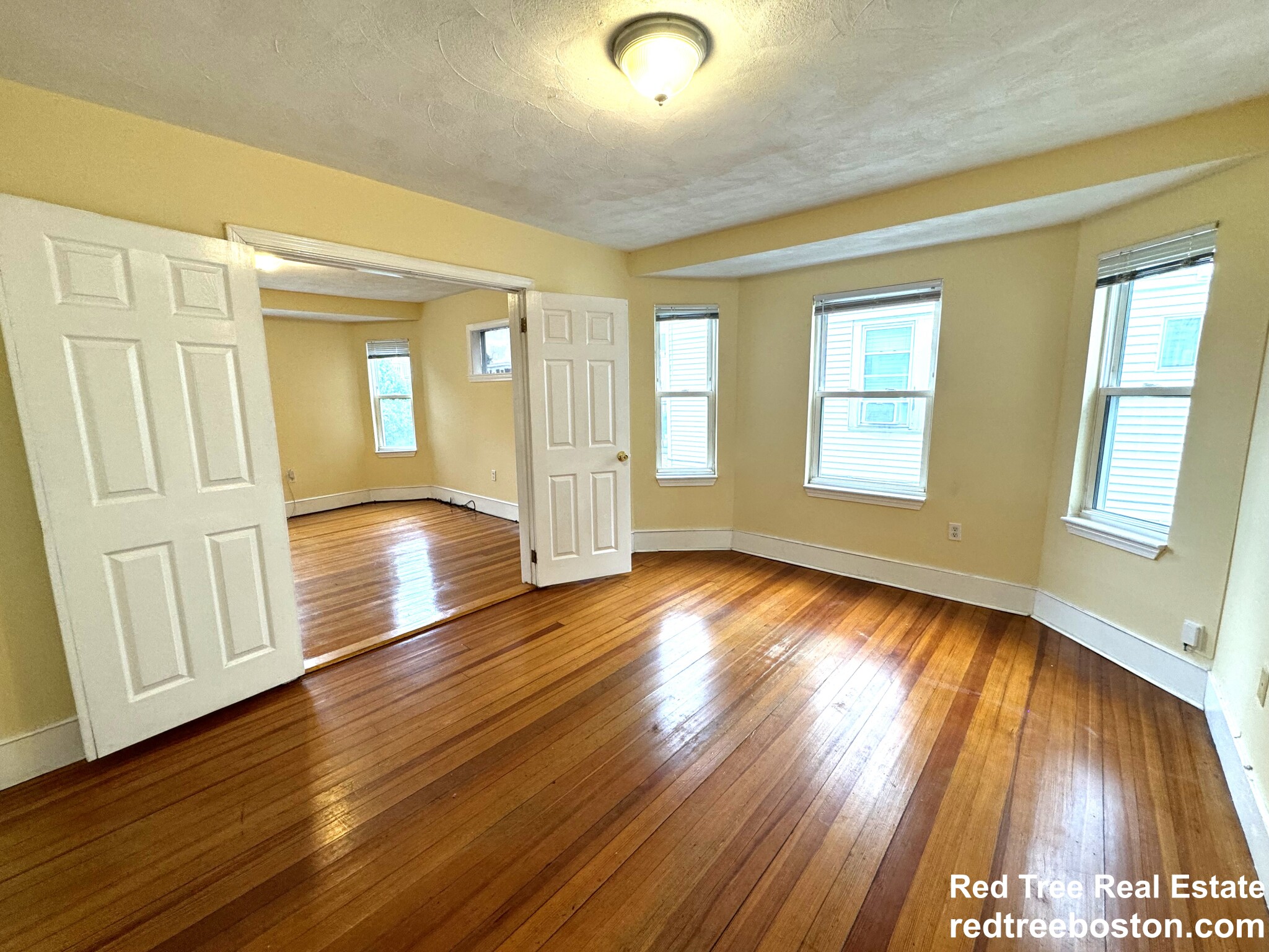 4057 Washington St, Roslindale