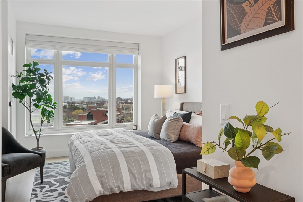 100 Lovejoy Wharf, Waterfront