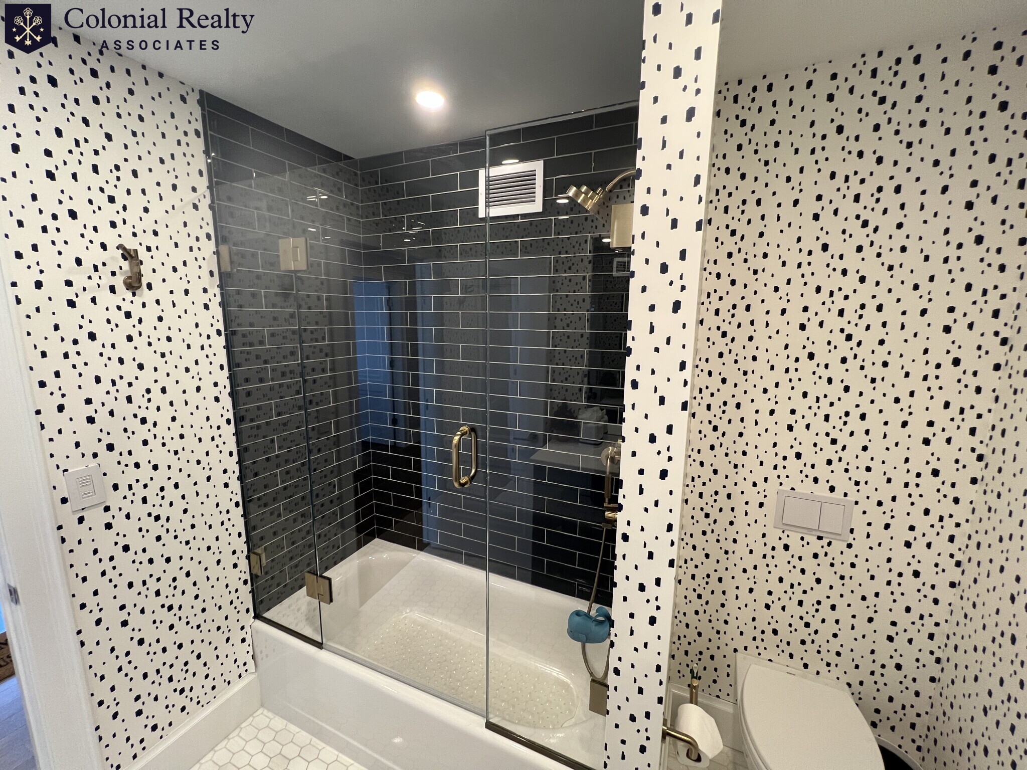 83 East India Row, Waterfront