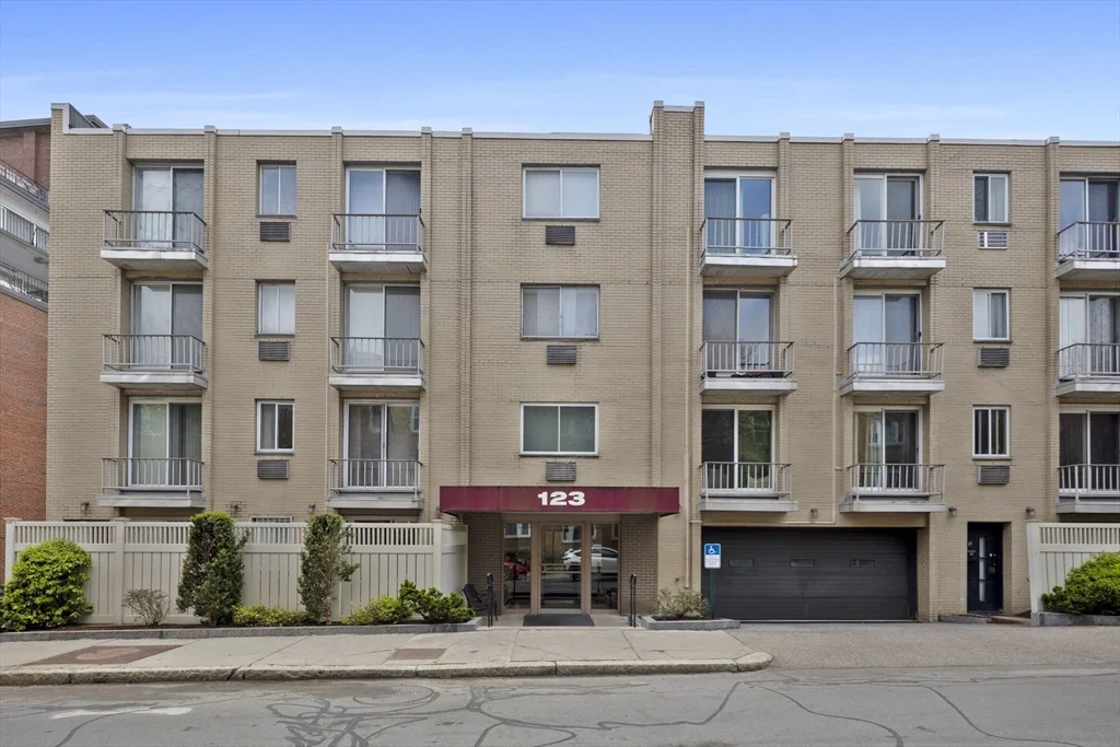 123 Sewall Ave, Coolidge Corner
