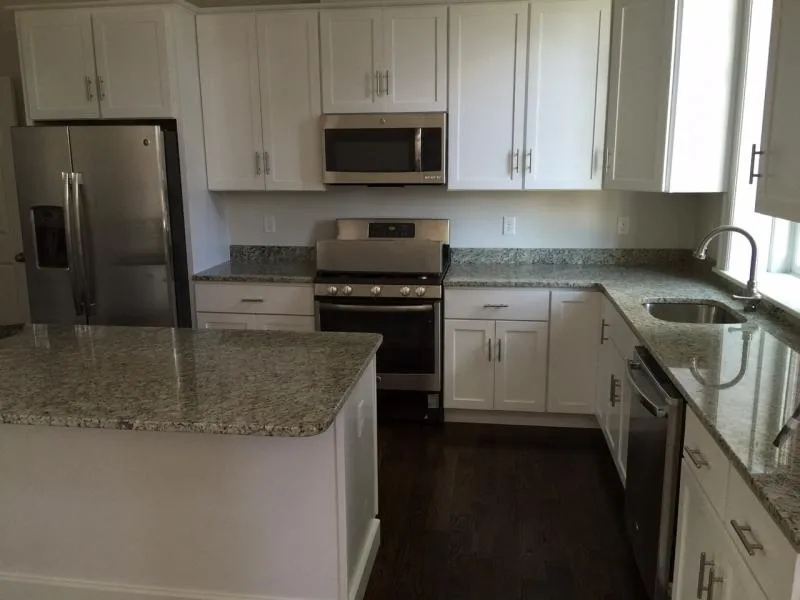 2044 Beacon St, Waban