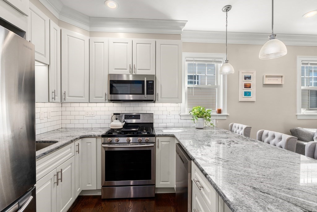 1048 Saratoga St, Boston