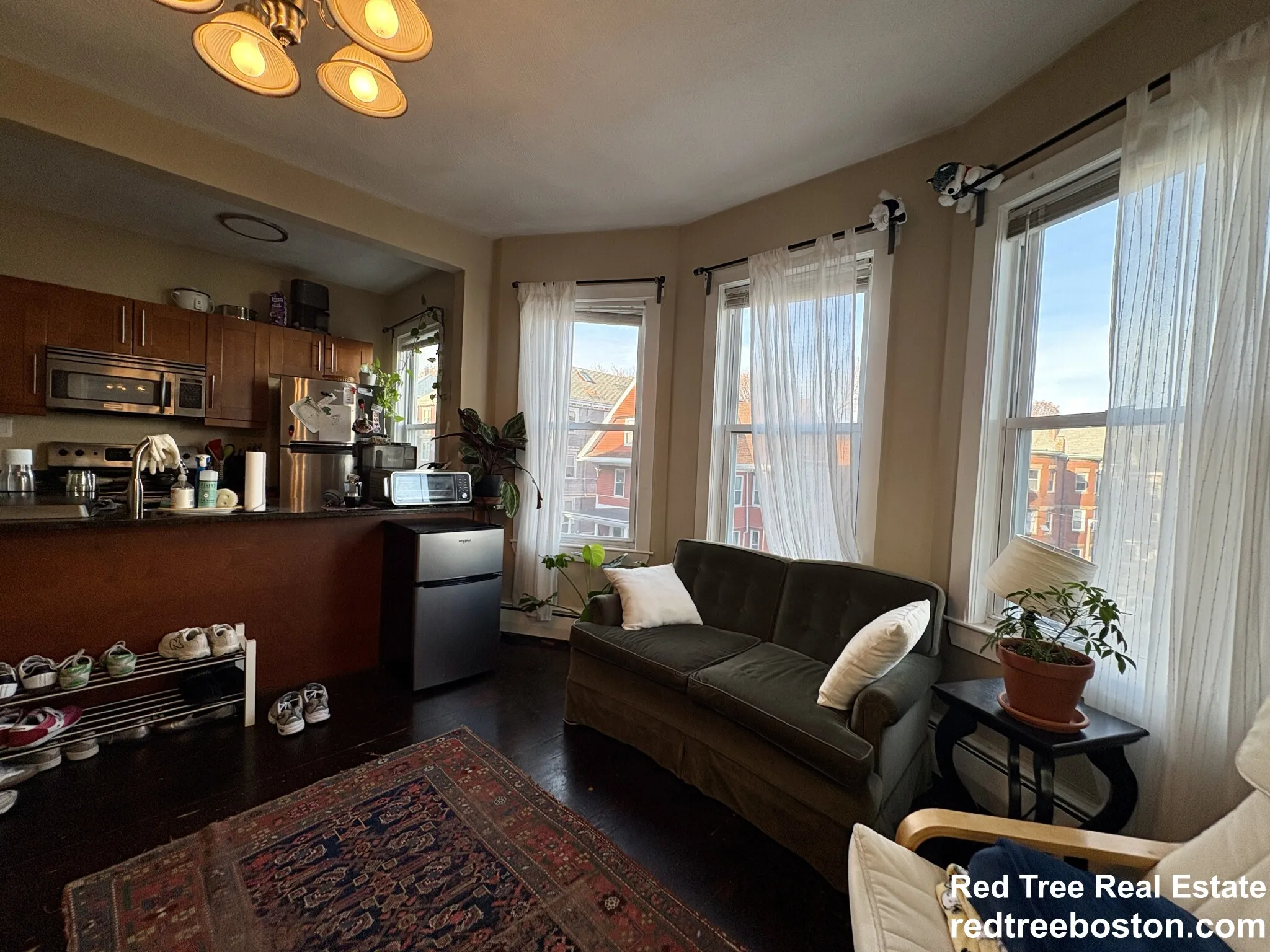 72 Hillside St, Mission Hill