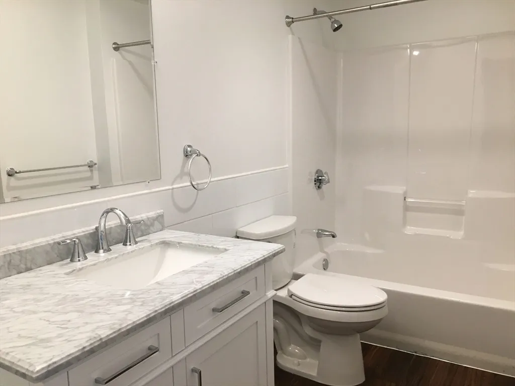 70 Parker Hill Ave, Mission Hill