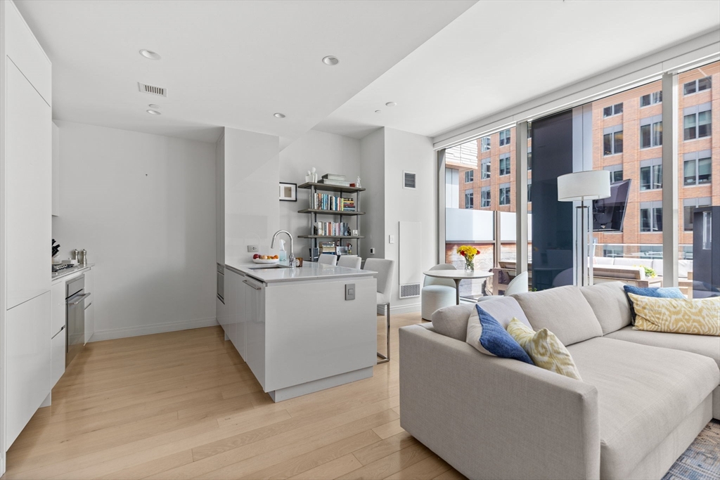 135 Seaport Blvd, Seaport District