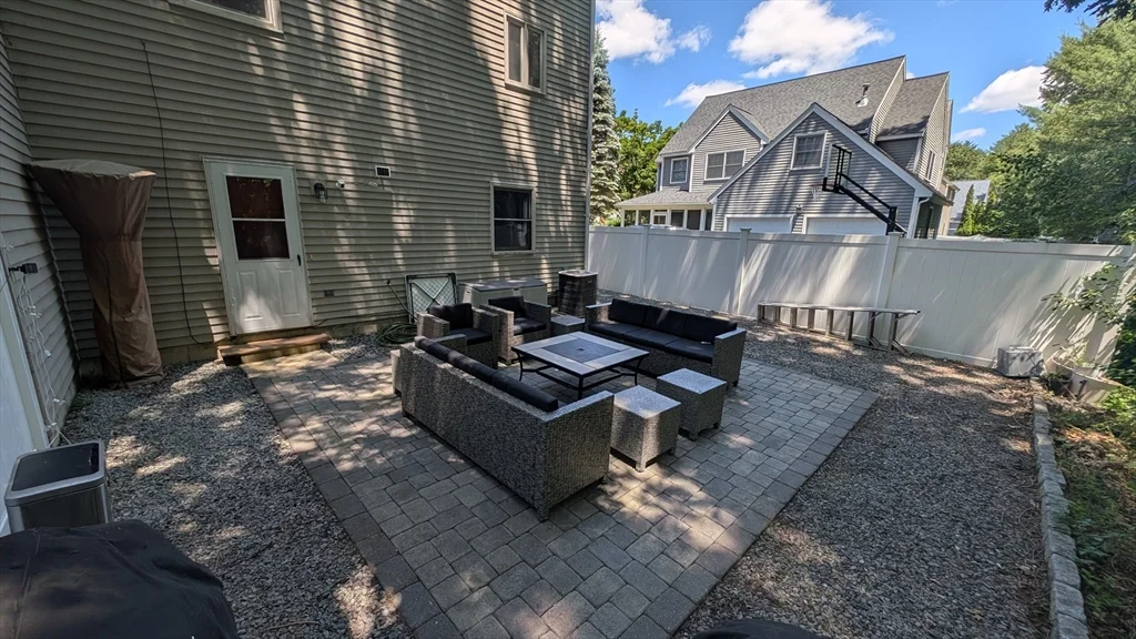 20 Winterberry Way, Bedford