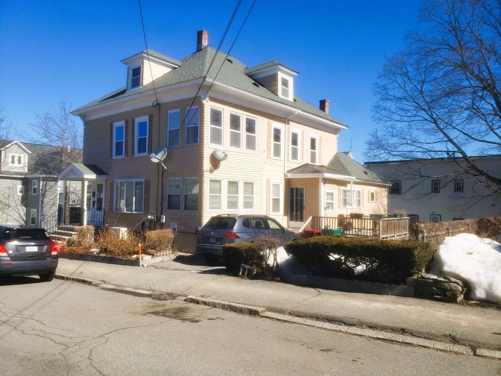 26 Arlington St, Lowell