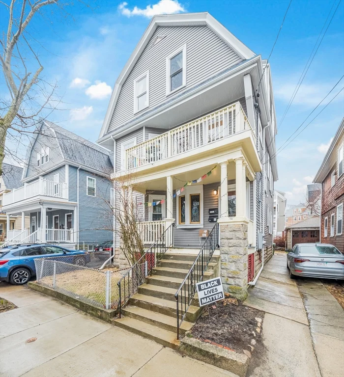 81 Bristol Rd, Medford