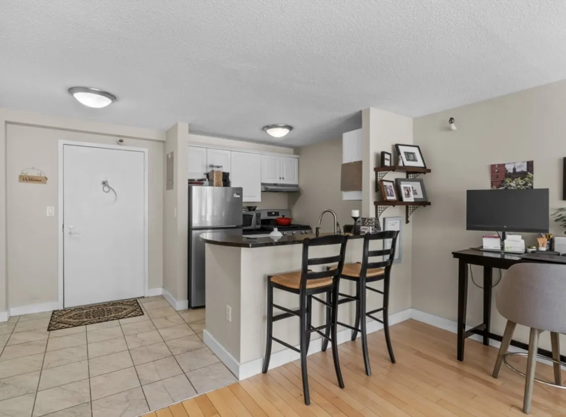 42 8th St, Charlestown