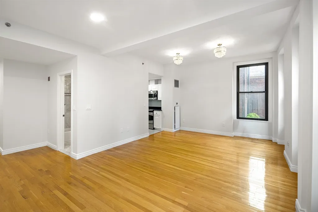 4 Charlesgate E, Back Bay