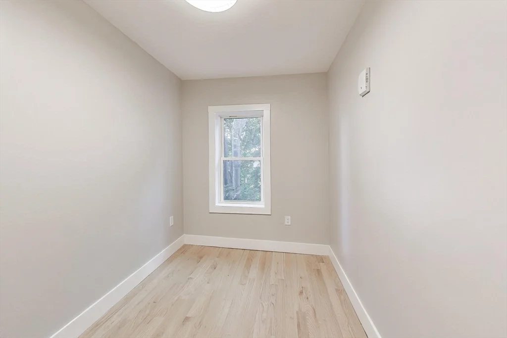 37 Delle Ave, Mission Hill