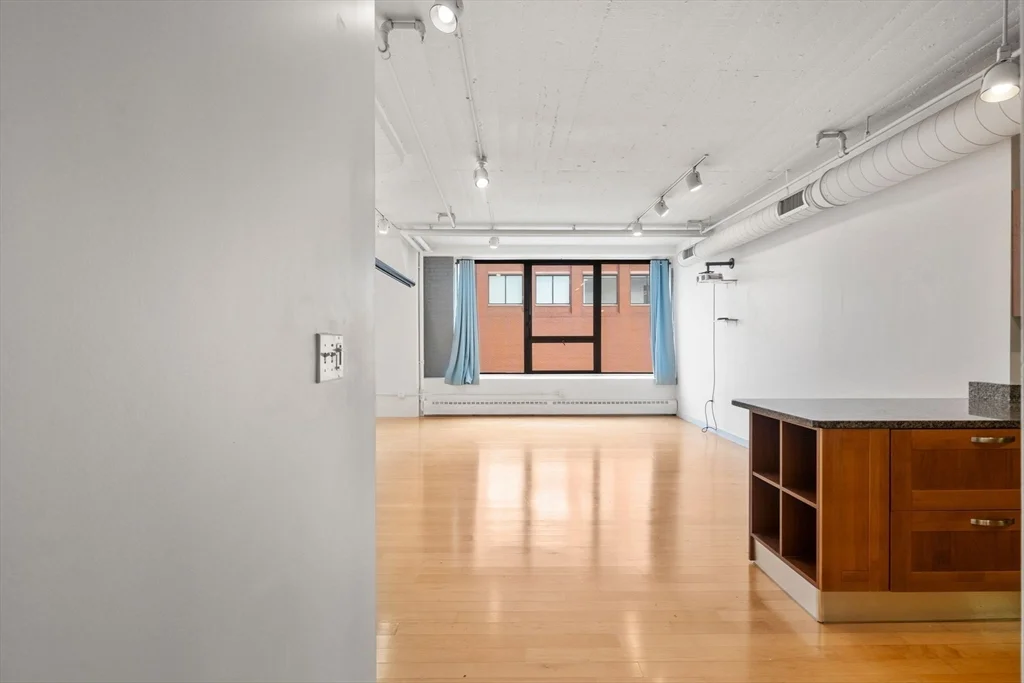 210 South St, Leather District