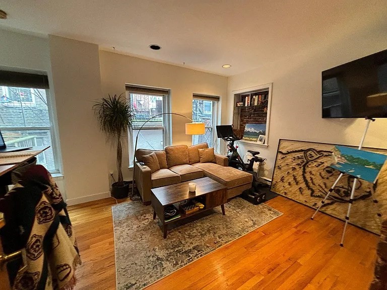 38 Charter St, Boston