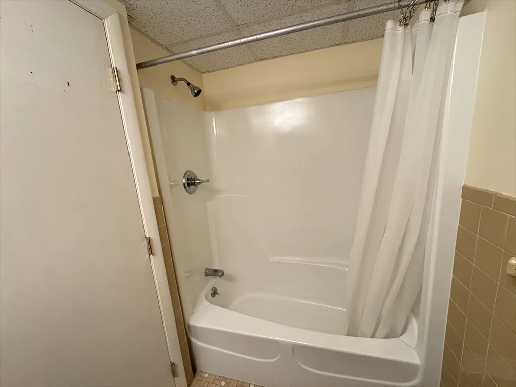 1691 Cambridge St, Mid-Cambridge