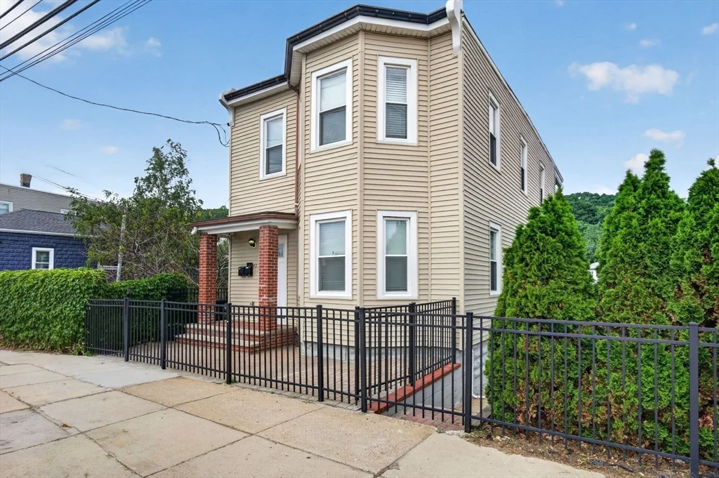 41 Boardman St, East Boston