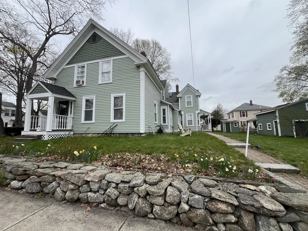 51 Jenness St, Lowell