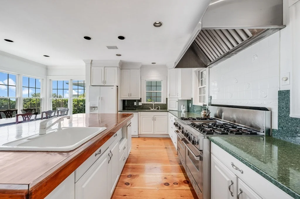 4 Spray Ave, Marblehead