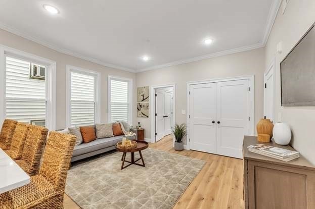 13 Monmouth St, East Boston