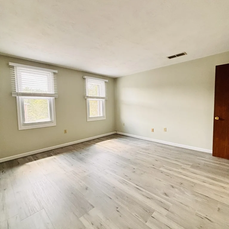 364 Neponset St, Canton
