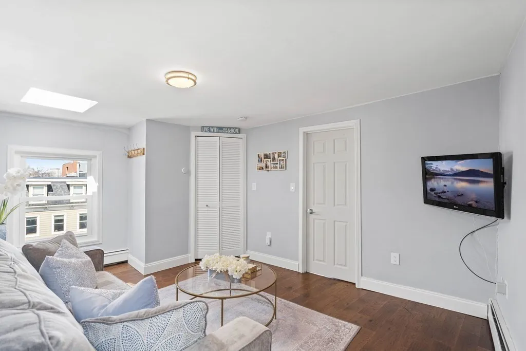 1 Telegraph St, South Boston