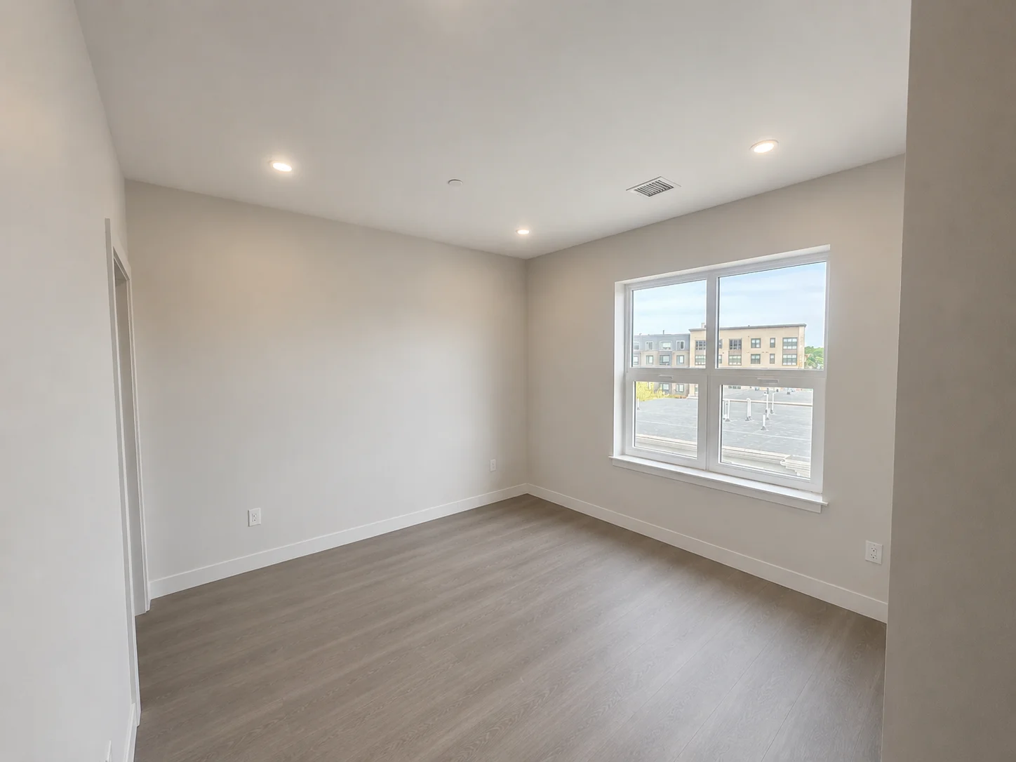 75 Willow Ct, Dorchester